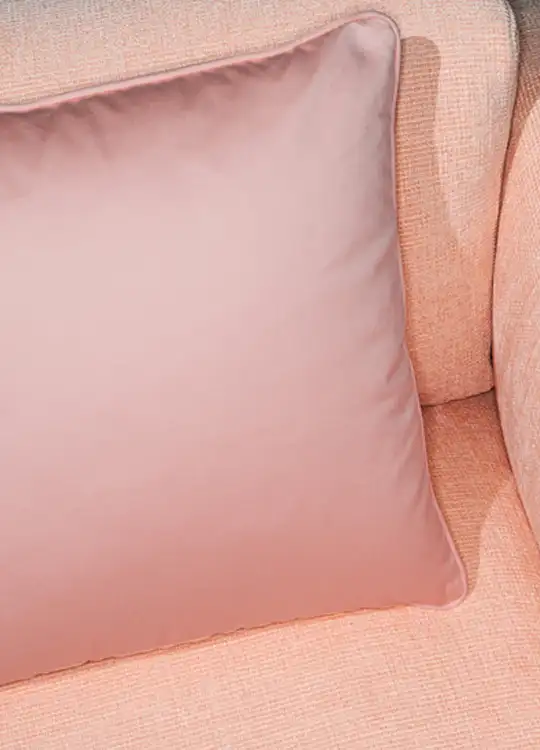  Stain-resistant water-repellent fabrics for furnishings