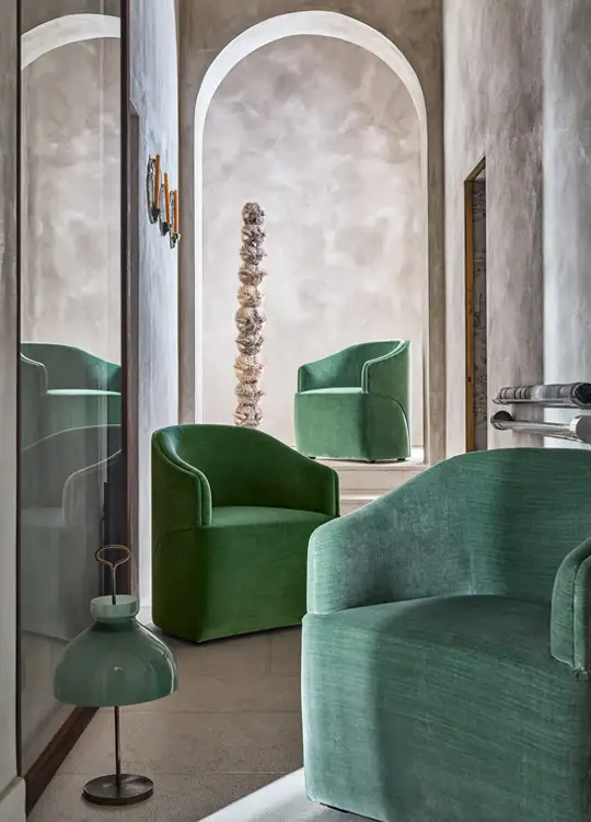  Stain-resistant water-repellent fabrics for furnishings